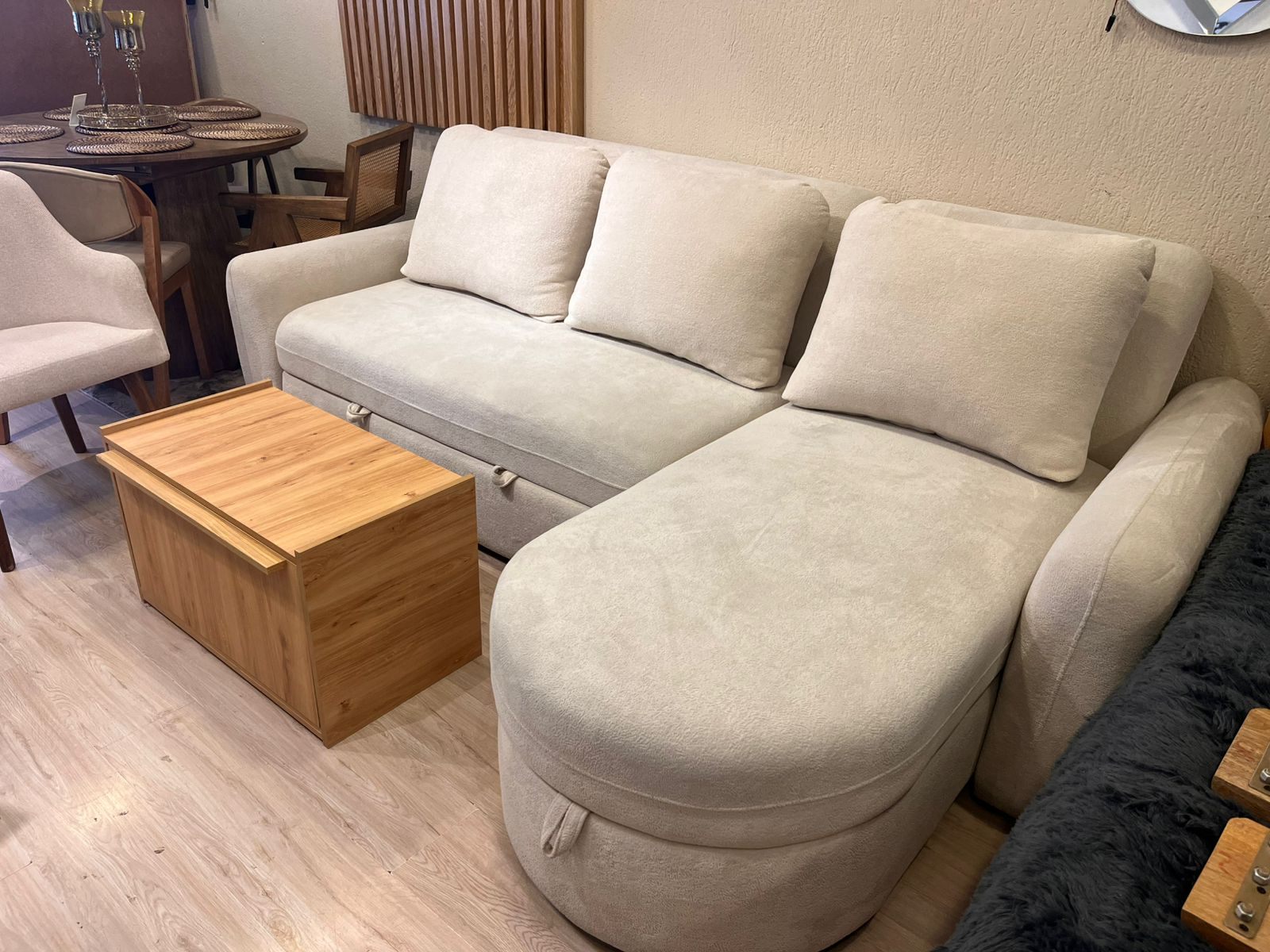 Sofá en L Beige con Baúl